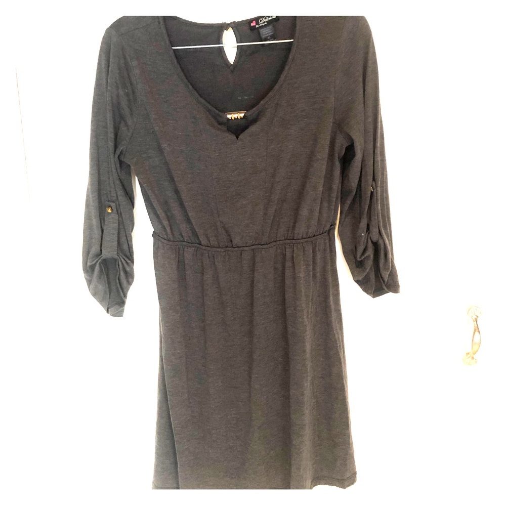 🧘‍♀️ casual v-neck dress. Stretchy and SO comfy!